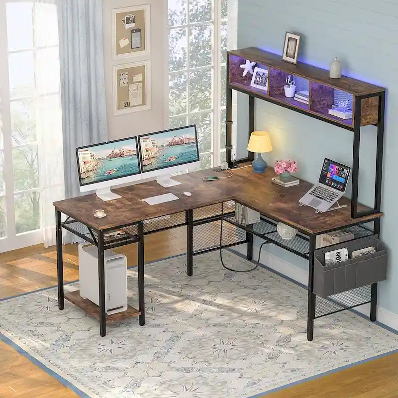 Bureau d'angle en L réversible avec étagères de rangement, bande LED et prises électriques, table de jeu