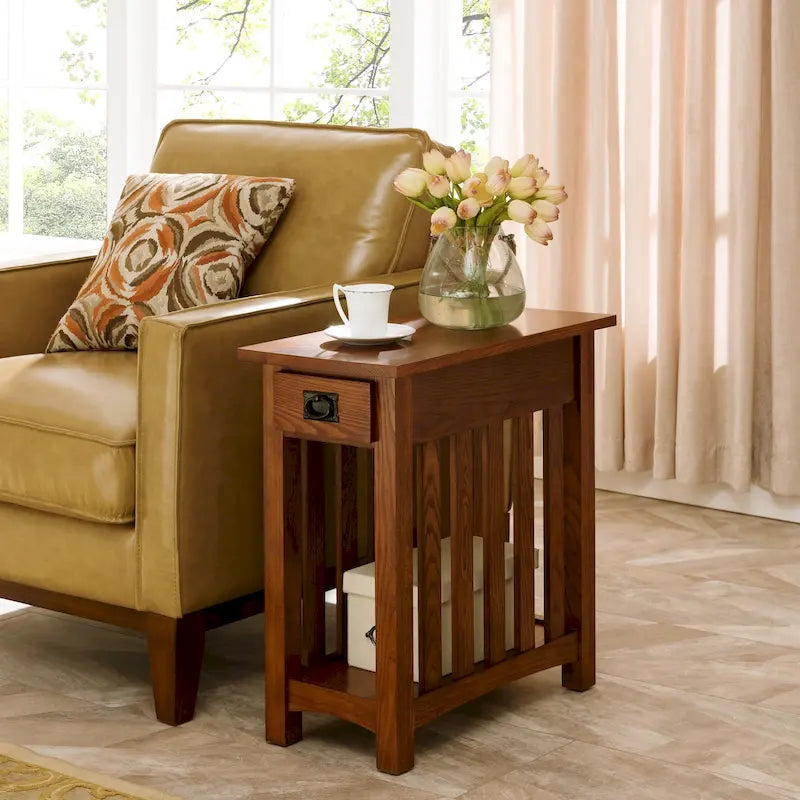Table d'appoint impeccable de style transitionnel à 1 tiroir